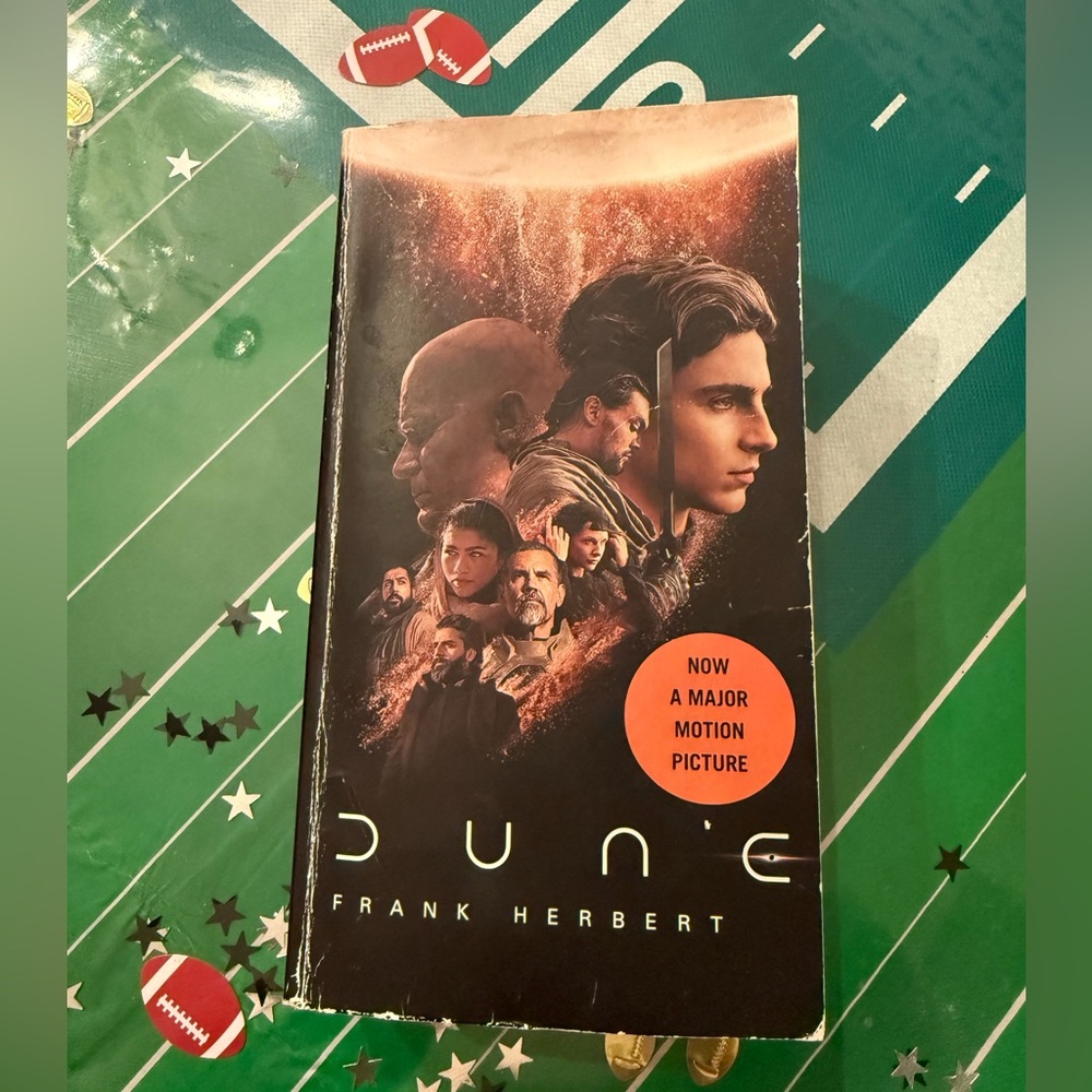 🌻 3/$12 Dune Book with Movie Cover (Paperback)